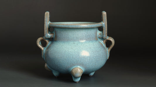 金代  天藍釉雙耳三足爐
