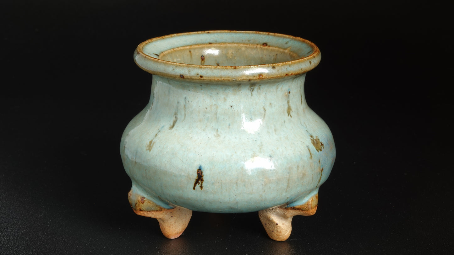 金元鈞窯天藍釉三足爐