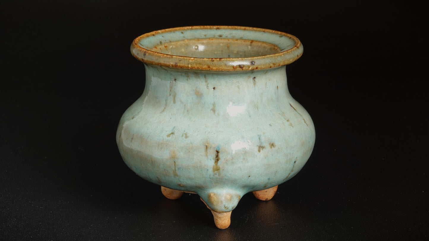 金元鈞窯天藍釉三足爐